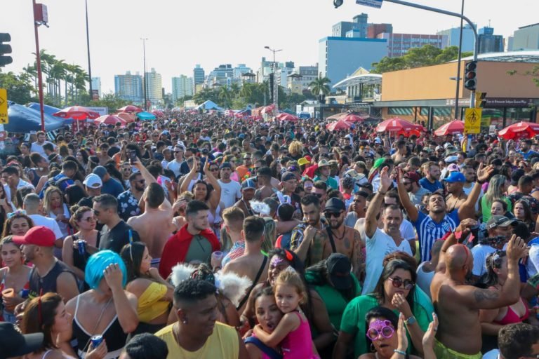 Pelo Estado: Folia que movimenta a economia