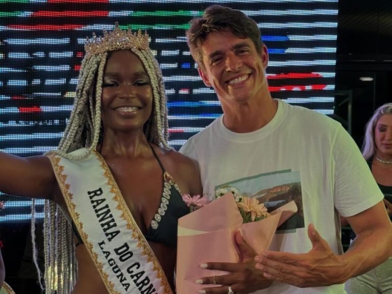 Laguna escolhe a Corte do Carnaval 2025 em noite de festa