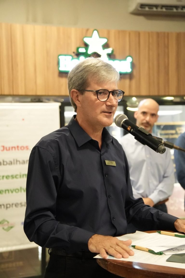 Novo presidente da Ampe Tubarão toma posse e defende mais crédito para pequenos negócios