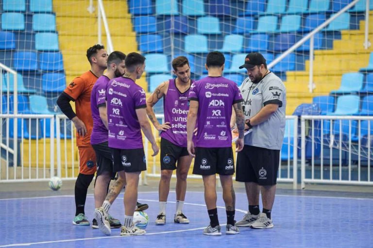 Tubarão Futsal vence APAFF Floripa na estreia do Estadual