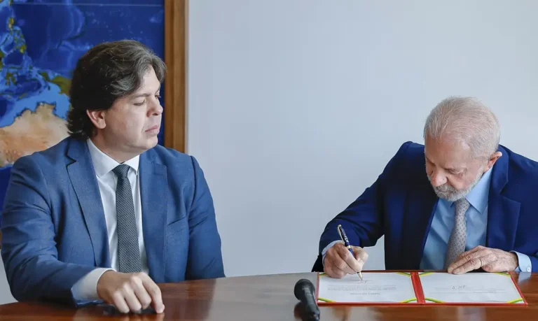 Frederico Siqueira, presidente da Telebrás, assume como novo ministro das Comunicações