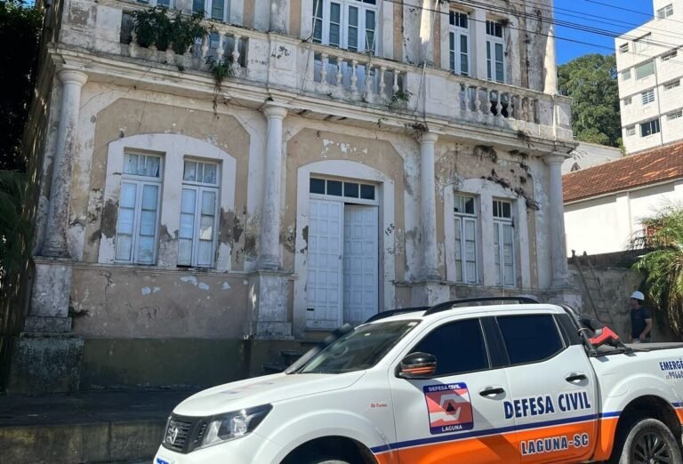 Prefeitura faz vistoria e planeja restauração do antigo gabinete municipal de Laguna