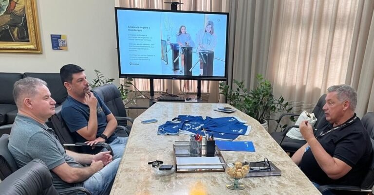 InoversaSul firma apoio à ADTF Tubarão Futsal para temporada 2025