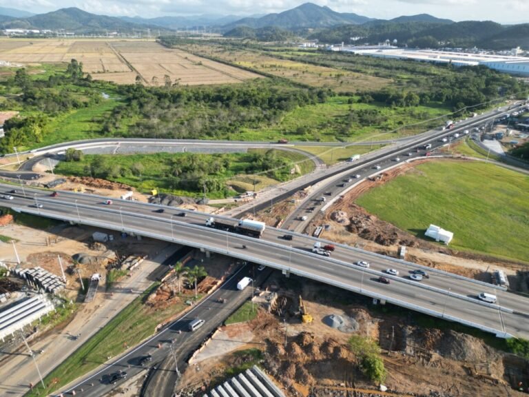 Mobilidade em alta: interseção na BR-101 com SC-486 passa dos 75% e já melhora o trânsito em Itajaí