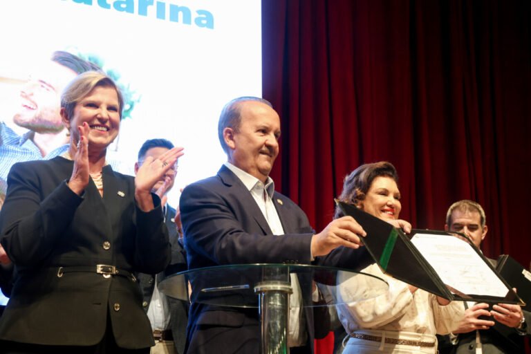 Programa Casa Catarina inicia construção de casas em 106 municípios de SC