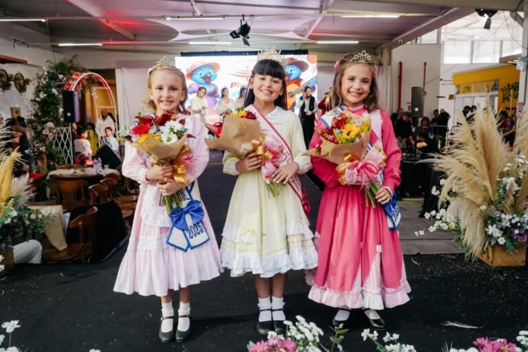 Lavínia Amaral é eleita Rainha Mirim da 35ª Festa Nacional do Pinhão