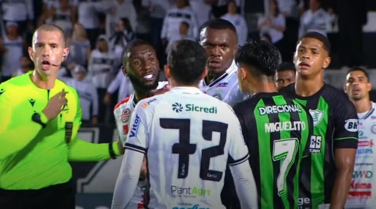 Jogador do América-MG é preso por injúria racial na Série B