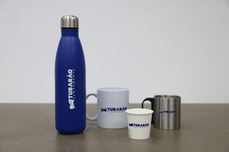 Tubarão Saneamento elimina copos plásticos nos escritórios