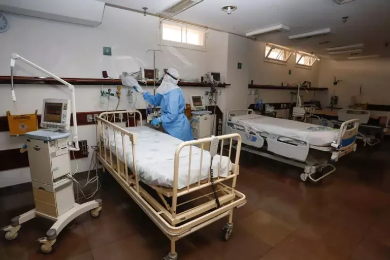 SC decreta emergência com UTIs 93% ocupadas