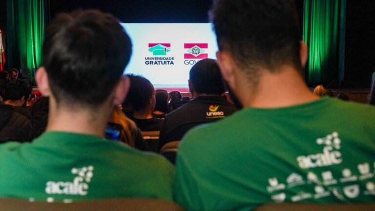 Alunos milionários receberam bolsas do governo de Santa Catarina