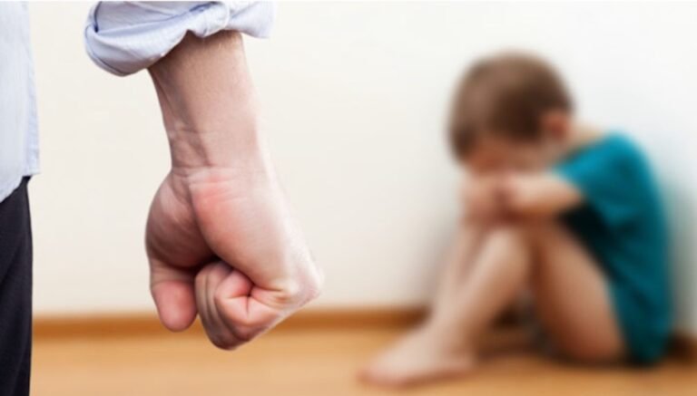 Violência doméstica contra crianças exige resposta urgente do Estado