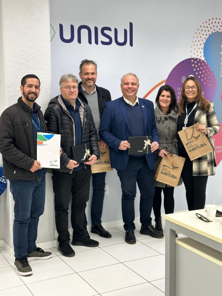 Porto de Imbituba renova convênio com Unisul para integrar formação acadêmica e prática profissional