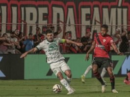 Chapecoense e Atlético GO empatam sem gols