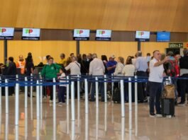 Movimento internacional de passageiros cresce 62% em SC