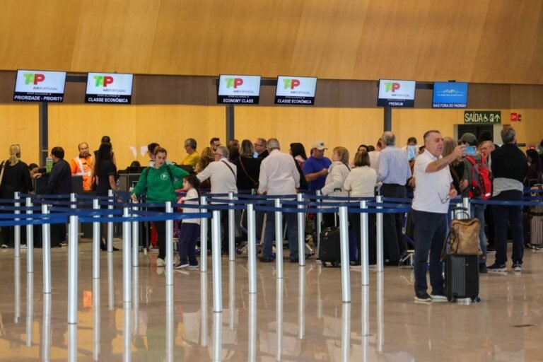 Movimento internacional de passageiros cresce 62% em SC