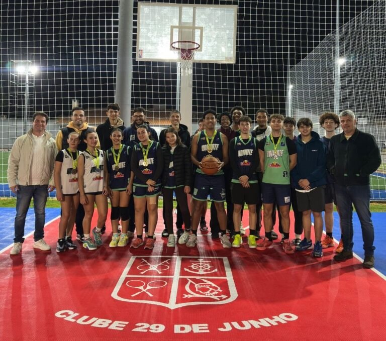 Clube 29 inaugura praça e celebra com jogo de basquete 3×3