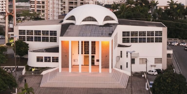 Ainda em reformas, Catedral de Tubarão retoma missas na Cripta a partir desta quarta-feira