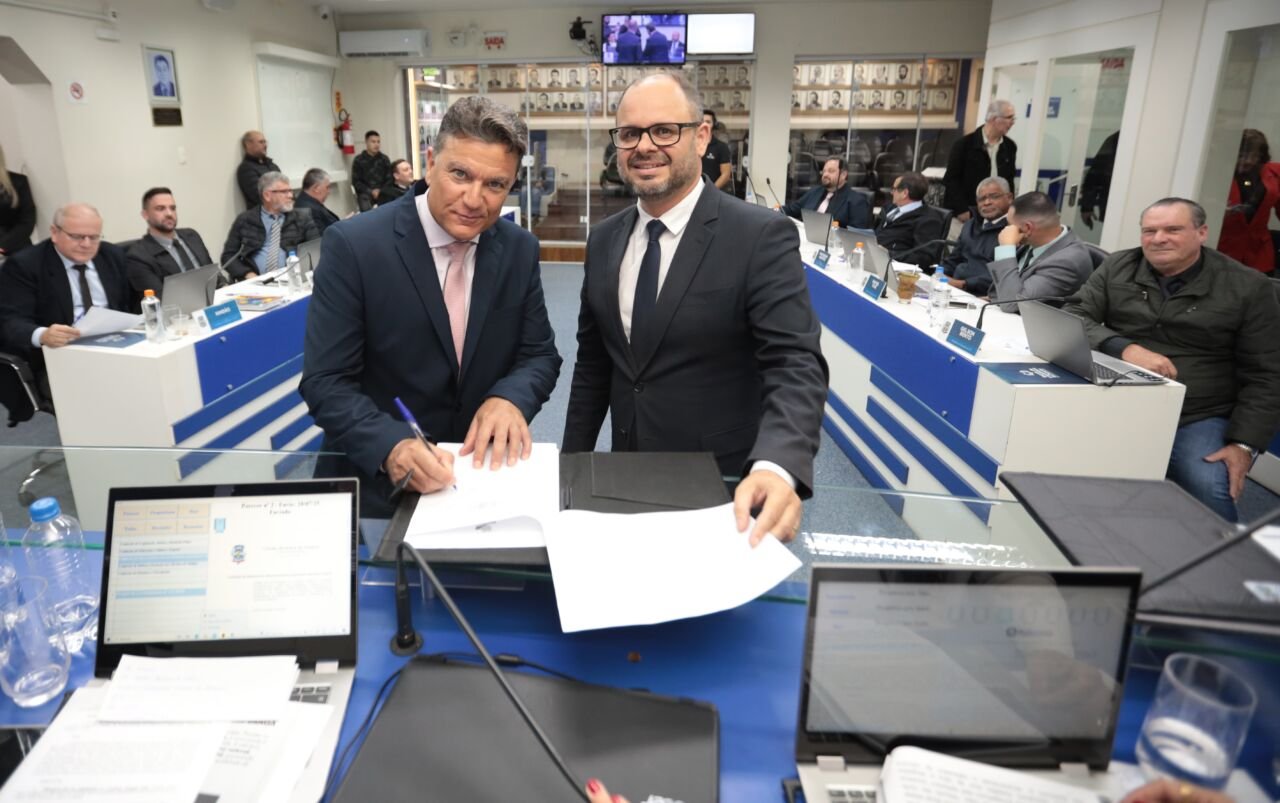 Câmara de Tubarão firma parceria com o MPSC no programa Educando Cidadãos
