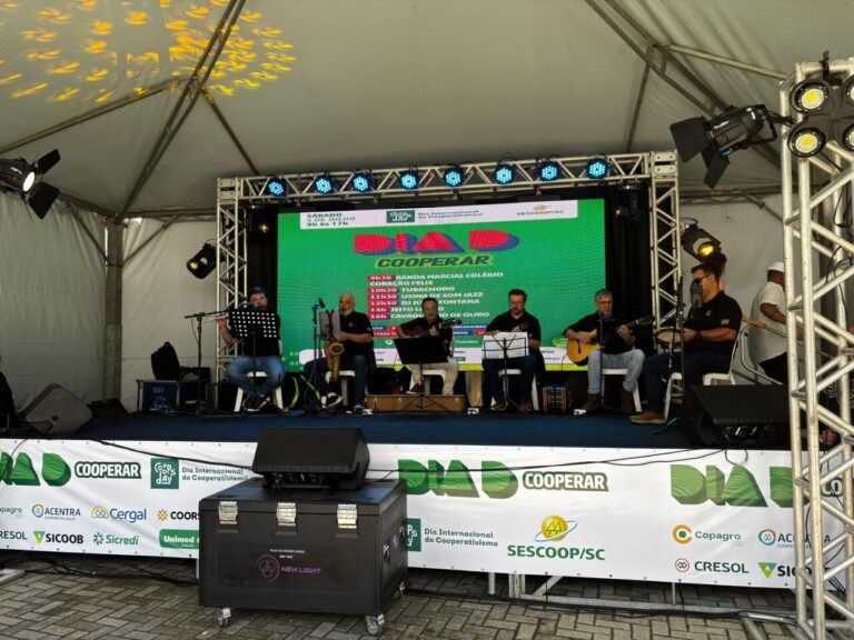 Coorsel celebra Dia do Cooperativismo com ações em Tubarão e caminhada no interior