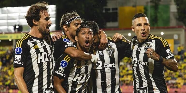 Jogadores do Atlético-MG acionam Justiça por atrasos e geram crise no clube