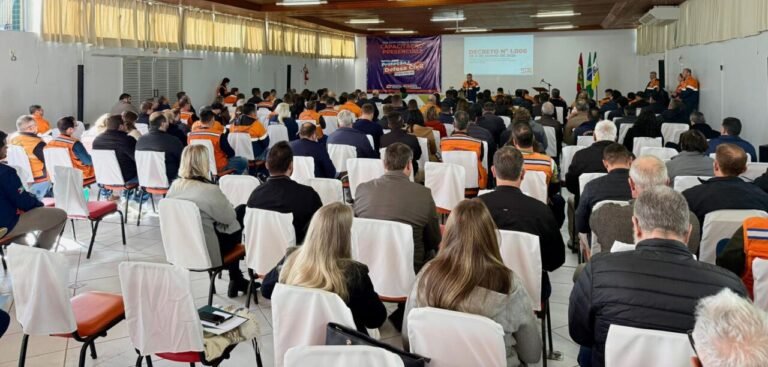 Laguna sedia capacitação regional da Defesa Civil com foco em obras preventivas