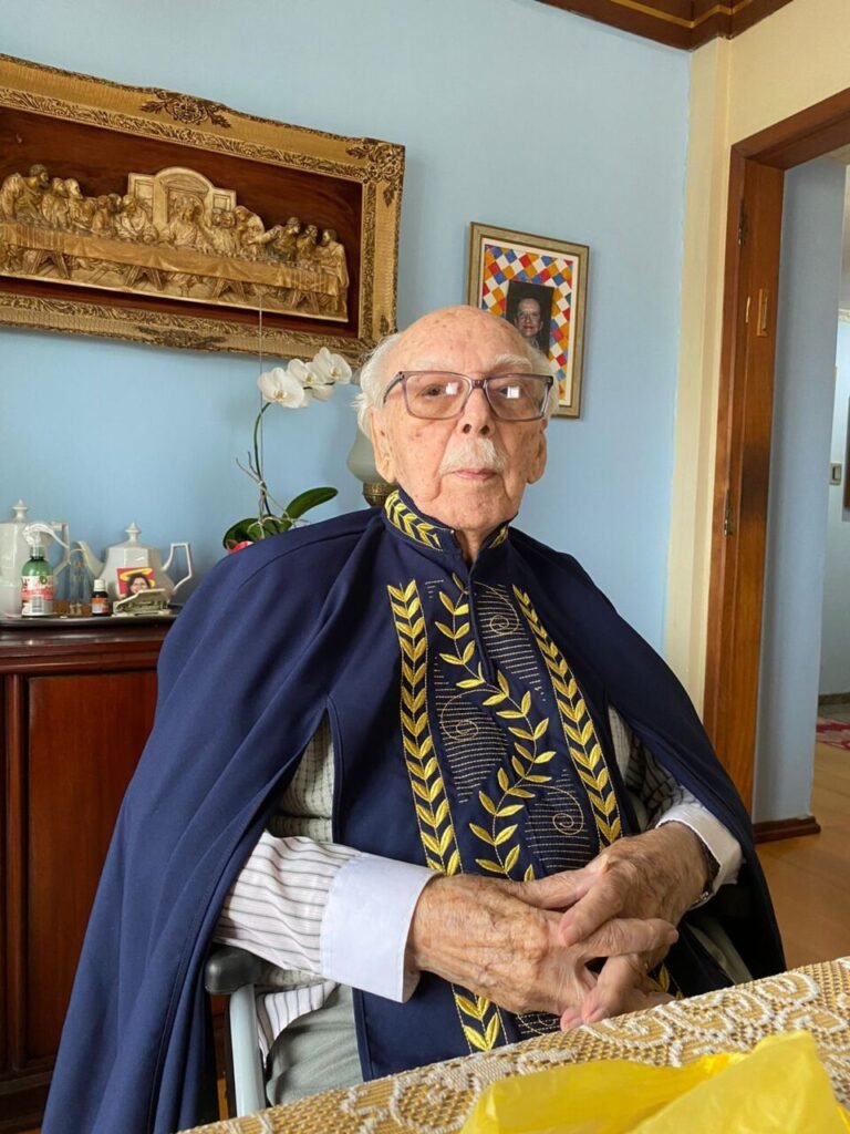Escritor de 103 anos será homenageado em Tubarão nesta quinta
