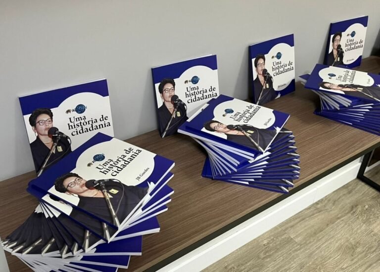 Adocon lança livro que celebra 29 anos de luta das donas de casa em Tubarão