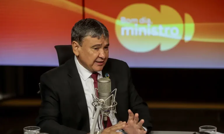 Tarifaço dos EUA pode afetar produção e mercado interno, diz ministro