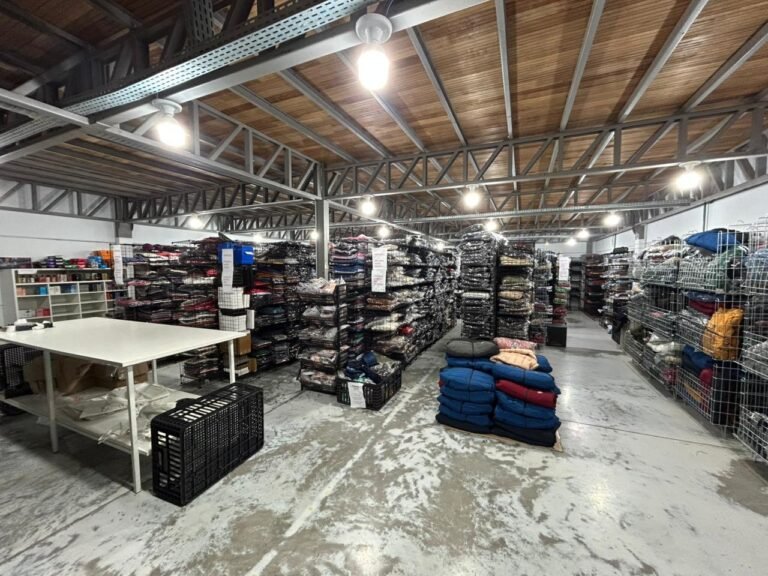 Polícia desarticula rede de pirataria com 19 mil peças em Brusque