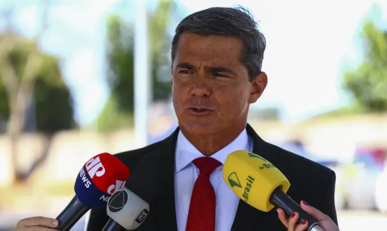 General Mário Fernandes depõe ao STF e afirma ter ido a quartel como “cidadão”