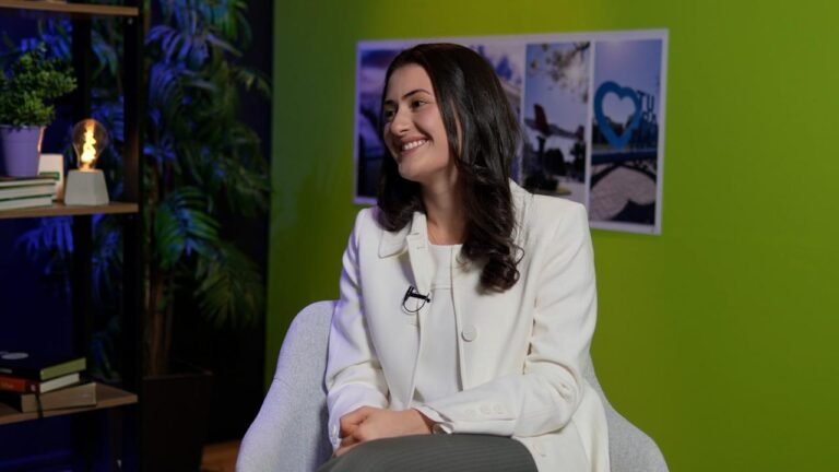 Uso excessivo de telas afeta desenvolvimento infantil, alerta psicóloga