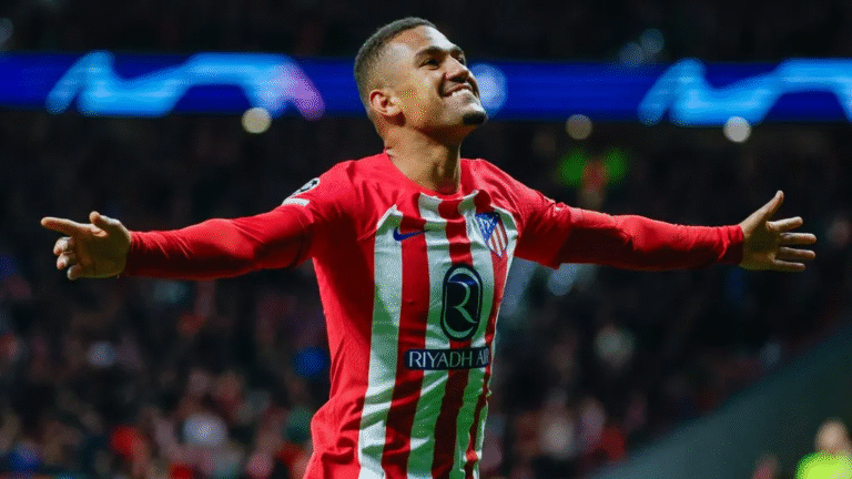 Flamengo acerta com Samuel Lino e fecha negócio mais caro da história do clube