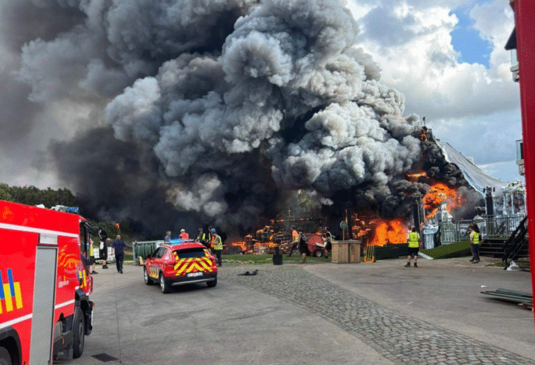 Incêndio destrói palco principal do Tomorrowland a dois dias do festival na Bélgica