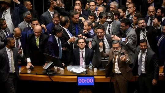 Governo Lula envia ao Congresso PL das big techs com proteção a influenciadores