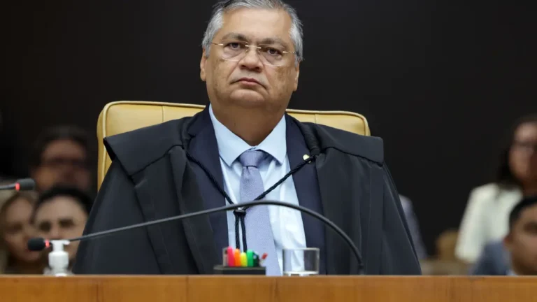 Flávio Dino barra efeitos de leis estrangeiras no Brasil