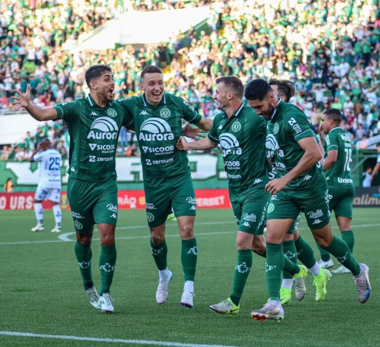 Chapecoense goleia Athletic fora de casa pela Série B do Brasileiro