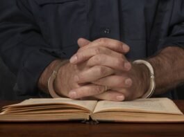 Perfil dos presos em Santa Catarina revela jovens com baixa escolaridade e crimes violentos