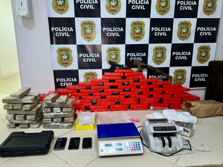 Em duas operações, Polícia Civil apreende mais de 100 kg de drogas em Palhoça