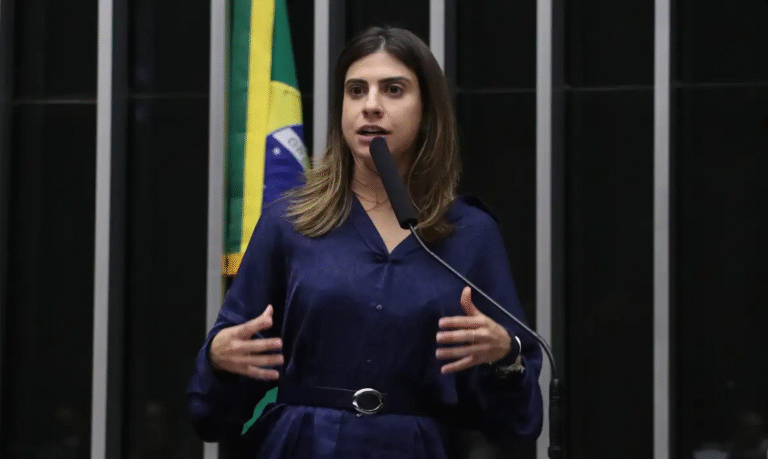 Camila Jara fica fora de lista da Corregedoria da Câmara