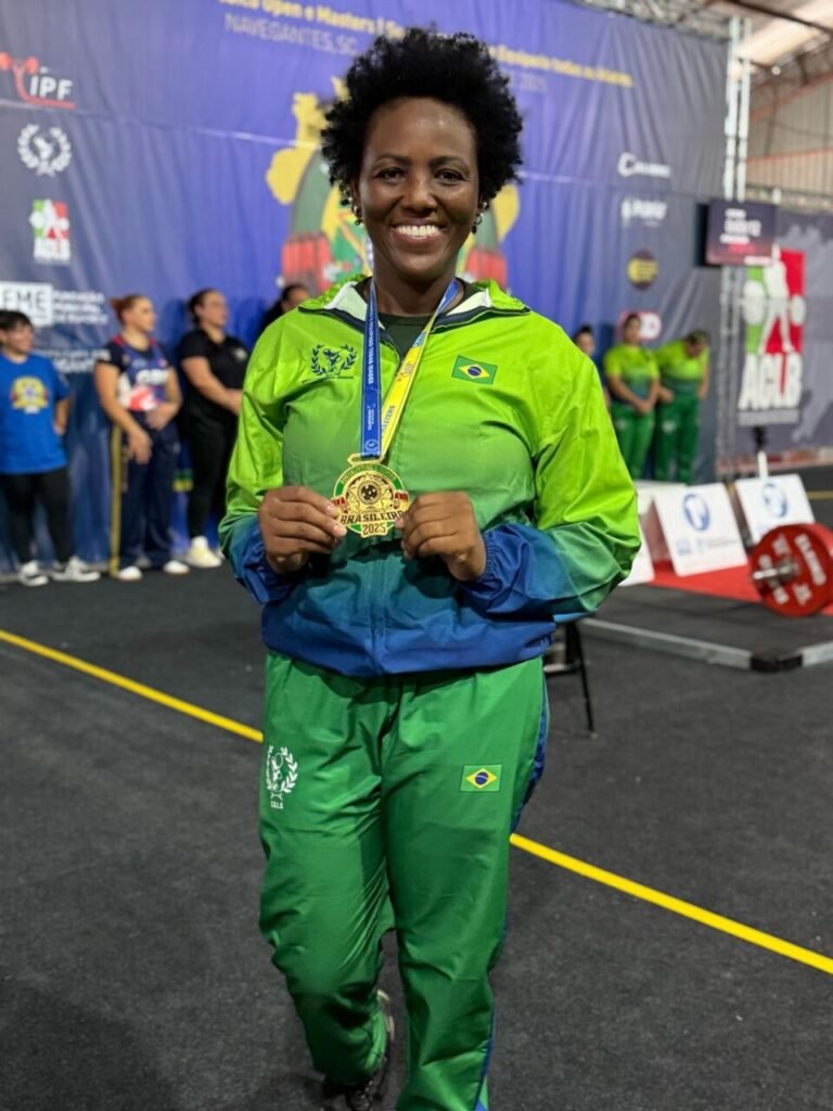Mira Miranda busca apoio para representar o Brasil no Sul-Americano de Powerlifting