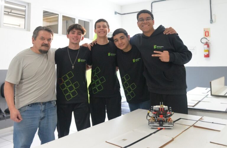 IFSC Criciúma disputa fase estadual da Olimpíada Brasileira de Robótica