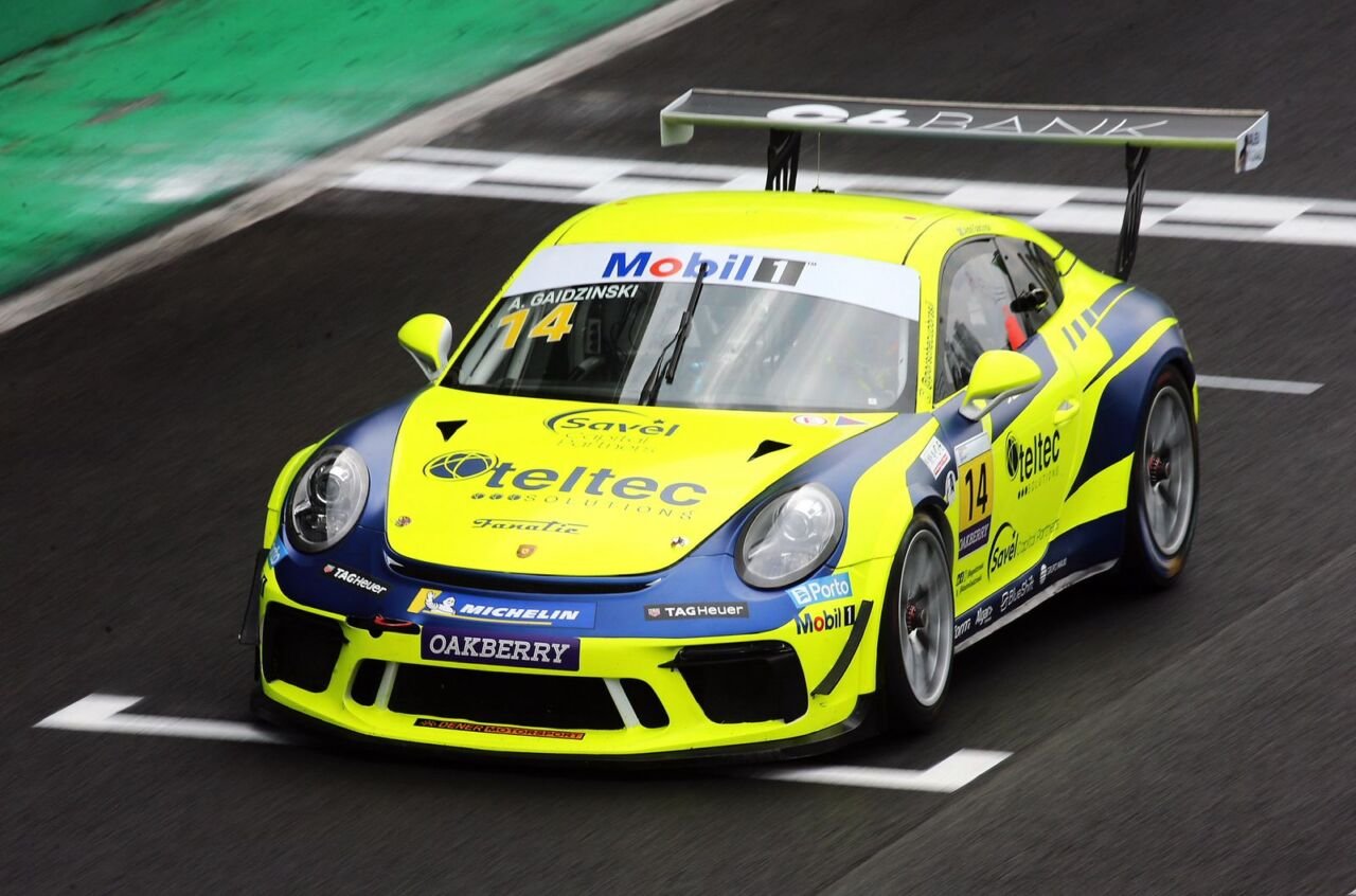 O catarinense André Gaidzinski disputa a Porsche Cup no Estoril, em Portugal