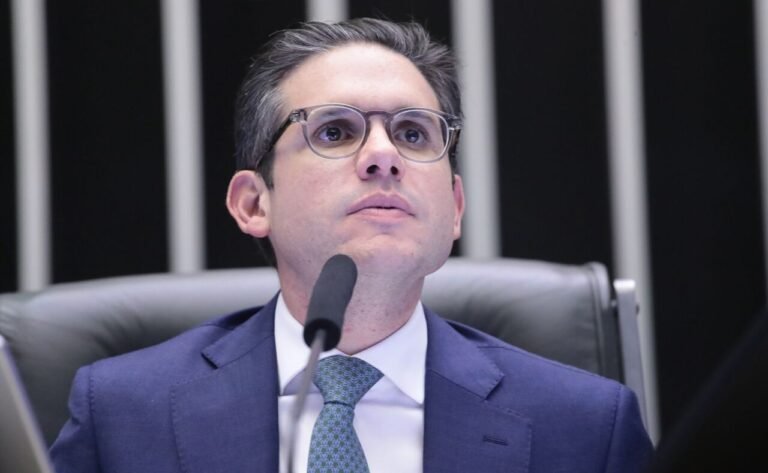 Hugo Motta nega acordo com oposição após desocupação do plenário