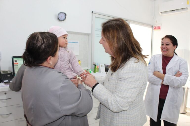 Prefeita Carmen Zanotto visita UBSs e ouve população em Lages