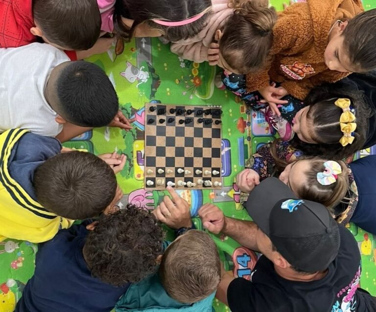 Projeto de xadrez transforma rotina e aprendizado em escola de Gravatal