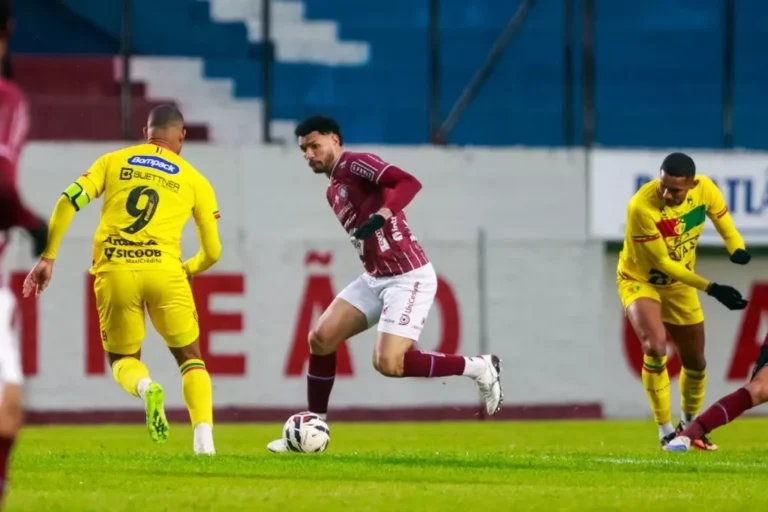 Brusque e Figueirense vencem e seguem vivos na Série C do Campeonato Brasileiro