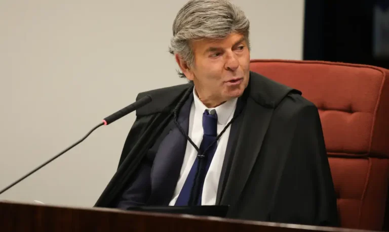 STF: Fux vota por absolver Bolsonaro e aliados, mas condena Braga Netto e Mauro Cid