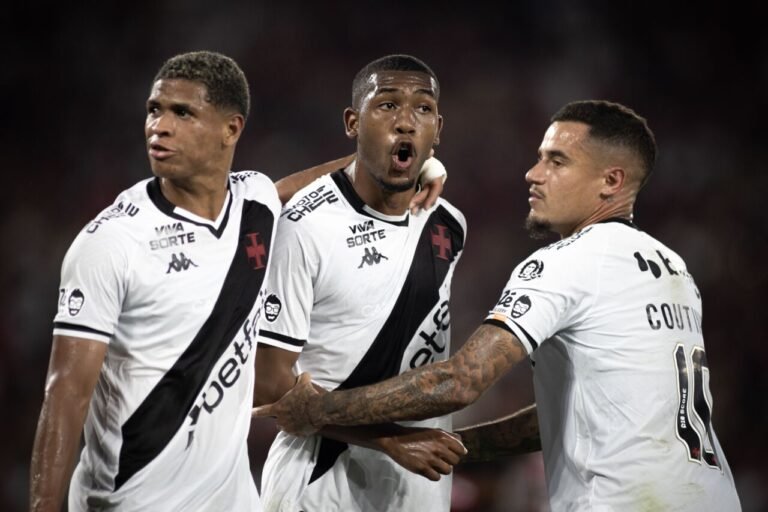 Vasco x Bahia e Botafogo x Grêmio jogam hoje pelo Brasileirão