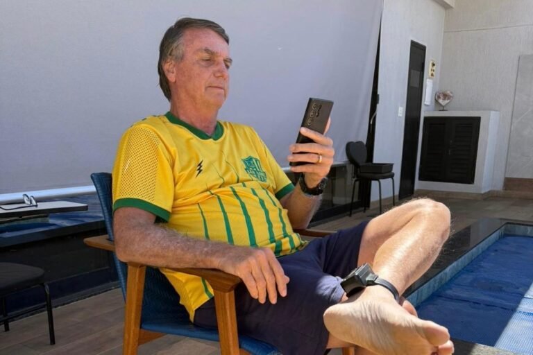 Pelo Estado – Bolsonaro aguarda autorização para receber visitas