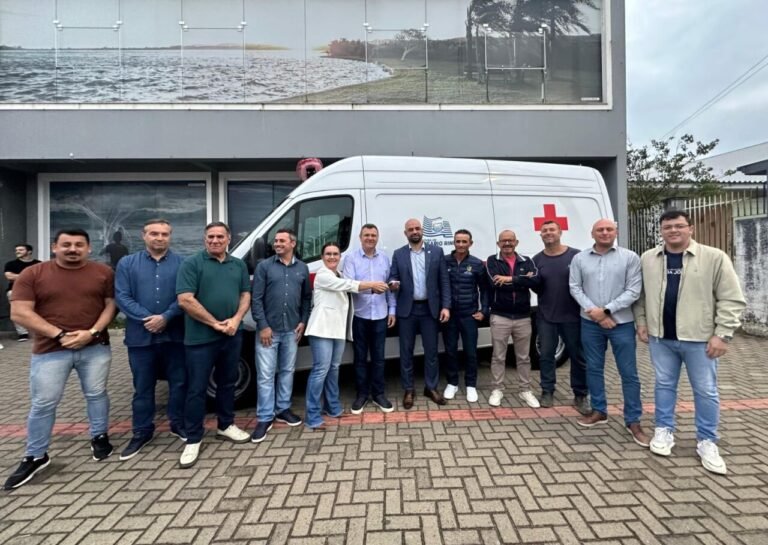 Balneário Rincão recebe ambulância do Governo do Estado para reforçar atendimento na saúde básica